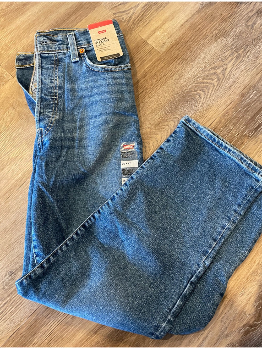 Levi's Women’s Ribcage Straight Ankle Jeans